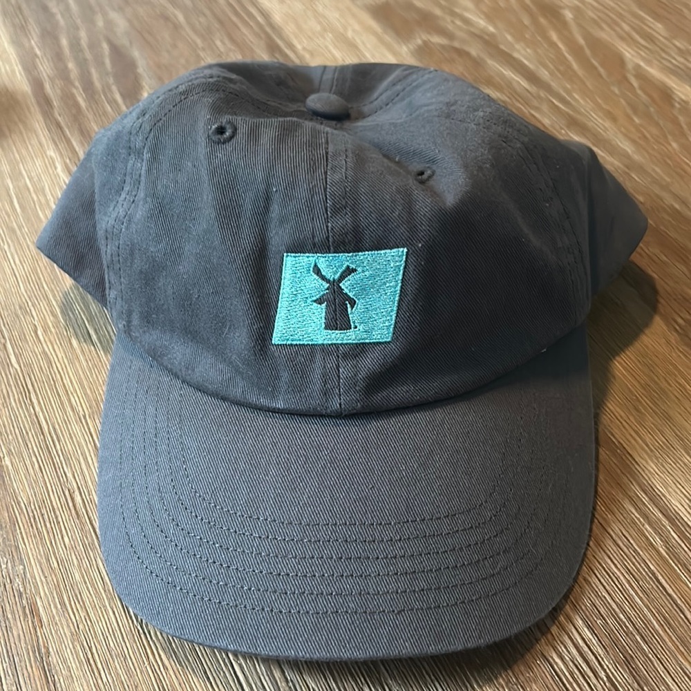 ✌️Dutch Bros hat adjustable back